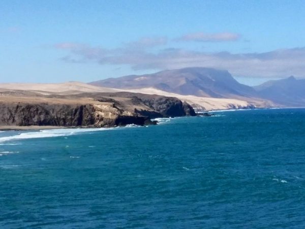 oceano atlantico costa rocciosa fuerteventura