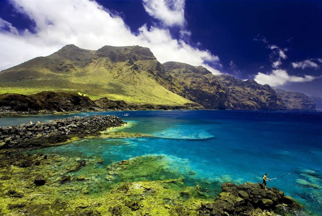 panorama mare e monti vacanze alle isole Canarie Tenerife
